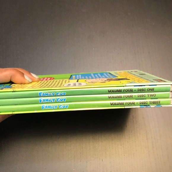 Family guy DVD collection volume four - Picture 3 of 3